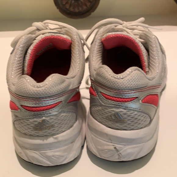 Adidas athletic shoes size 6 - Picture 4 of 5